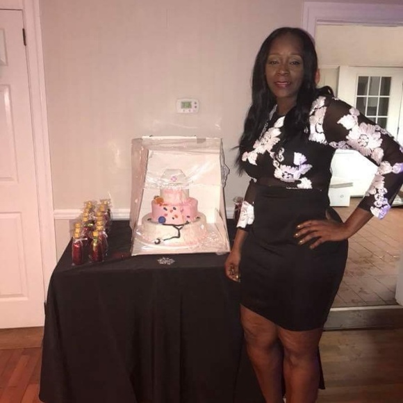 Really cute...night out on the town drrss. - Picture 2 of 5